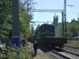 Торують залізницю до Донецька: Окупанти запустили з порту Маріуполя до Волновахи перший поїзд (відео)