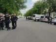 Тіло чоловіка у калюжі крові: У Житомирі сталася стрілянина із загиблими (фото, відео)