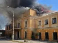 Ворог не бачить цінності подібних речей: Росіяни в Херсоні знищили історичну будівлю XIX ст. (фото)