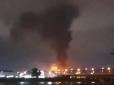 Над нічним Сочі потужна заграва: Внаслідок атаки дронів палає нафтобаза (відео)