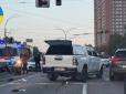 У Києві військовий на службовому авто зіткнувся з іншою машиною, є жертви (фото)