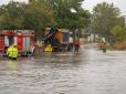 Бідолаху знесло водою: В Одесі під час негоди зникла 23-річна дівчина