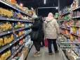 Українців попередили про нову хвилю подорожчання: Як паливна криза розжене ціни вже за тижні